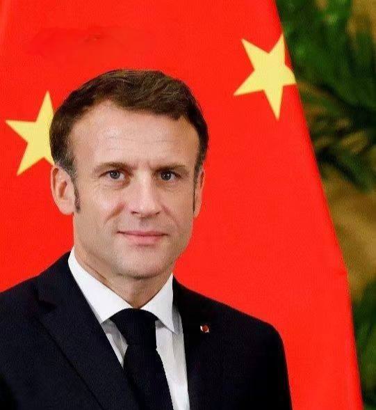 如果信仰有颜色，那一定是中国红 #马克龙