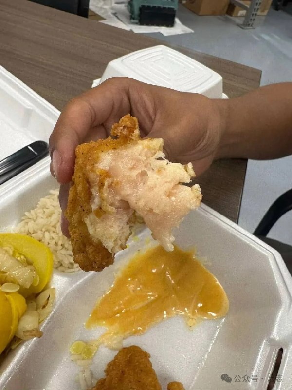 美军开饭了 简单吃点感谢家人们投稿！美军开饭了 简单吃点感谢家人们投稿！