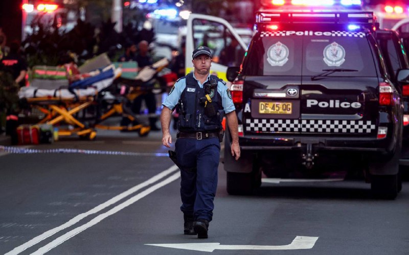 #悉尼购物中心🇦🇺发生恐怖袭击 7人死被刺杀 包括凶手被女警当场枪毙群里特发视频#悉尼购物中心🇦🇺发生恐怖袭击 7人死被刺杀 包括凶手被女警当场枪毙群里特发视频
