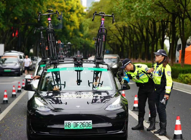 环太湖自行车赛工作保障车全部是 #特斯拉，一共82台 