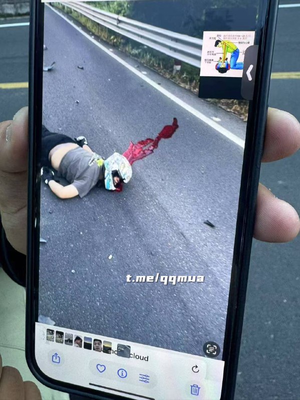 四明山 #摩托 #车祸 一个 无证驾驶，一滩血….我感觉很难没事，16没满骑250 #飙车 #血腥感谢来自某频道的投稿！四明山 #摩托 #车祸 一个 无证驾驶，一滩血….我感觉很难没事，16没满骑250 #飙车 #血腥感谢来自某频道的投稿！