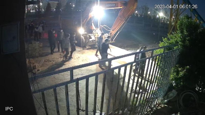 陕西“强拆致一强拆人员死亡案”新进展：被拆迁户获取保候审5月25日下午，被羁押两年九个多月的张恒被咸阳秦都区法院取保候审