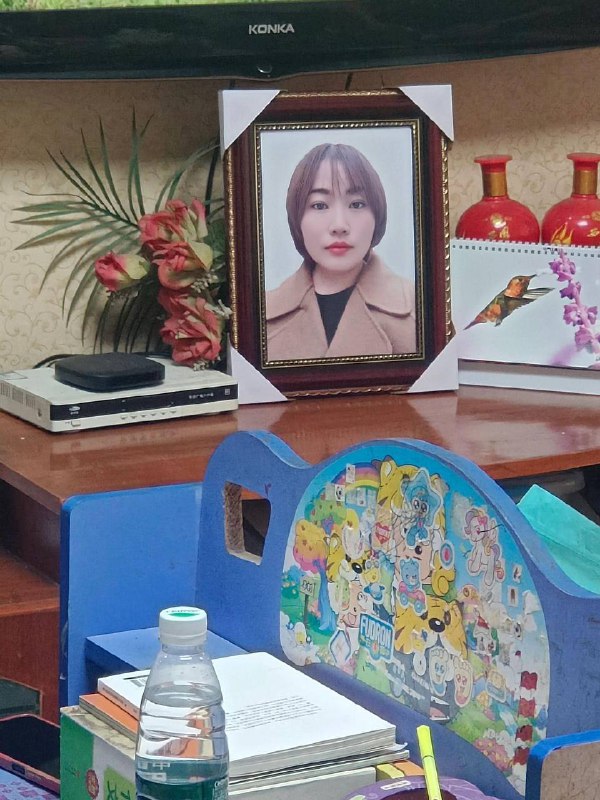 7月13日长沙星沙，中南汽车世界，这个畜牲，还没离婚，就跟小三拍婚纱照，举办婚礼，还生了个孩子，最可恨的是把原配活活砍死，丈夫尾随女儿，寻找妻子，当女儿面把原配砍死，头颅被砍下来