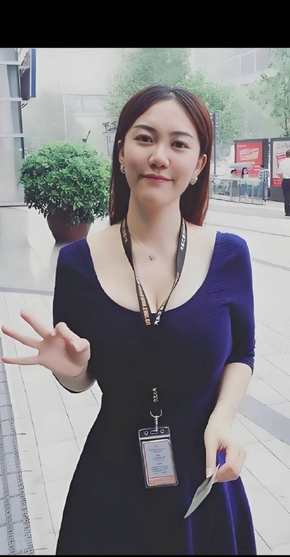 书画 大家 范曾 ，小50岁娇妻被传 #出轨 并伙同多名情夫挪走范曾的全部 书画 作品以及藏品，价值高达数十亿