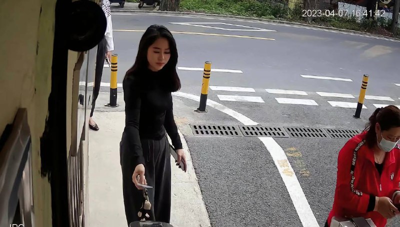 #幼儿园 门口的妈妈🤩by 匿名投稿#幼儿园 门口的妈妈🤩by 匿名投稿