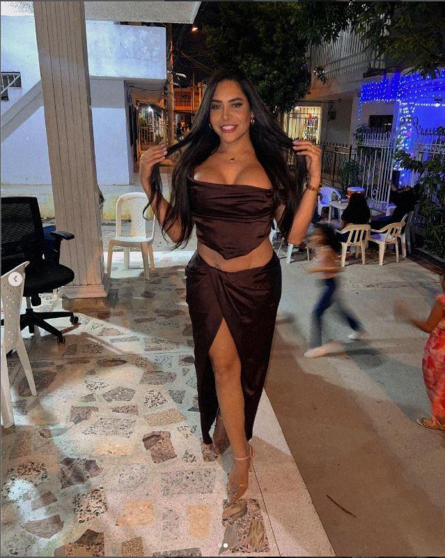 哥伦比亚总统涉性丑闻在网上再度发酵，此前他曾向美国放狠话哥伦比亚总统古斯塔沃·佩特罗被指于2024年在婚内与跨性别女性出轨