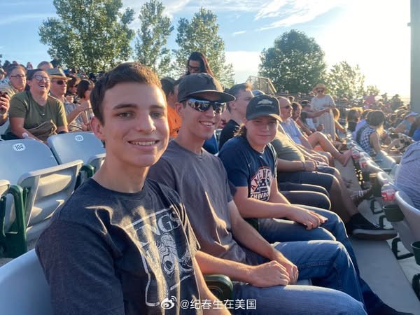 枪杀Charlie Kirk的嫌犯，22岁的Tyler Robinson