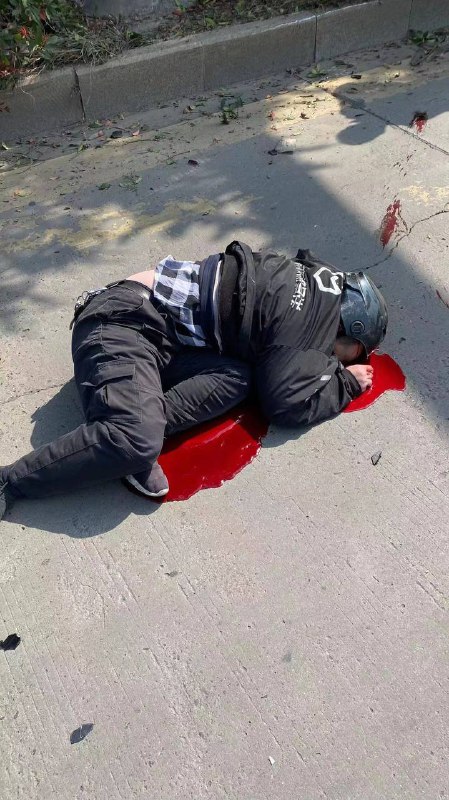 补充#南京 #特斯拉 #车祸 血洒现场 🩸补充#南京 #特斯拉 #车祸 血洒现场 🩸