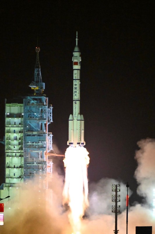 神舟23号深夜升空 国民党率台湾学子首赴现场见证中国「神舟二十三号」载人飞行任务将于24日深夜11时8分在甘肃省酒泉卫星发射中心发射，其中飞行乘组首度有来自香港的载荷专家黎家盈，成为关注话题之一
