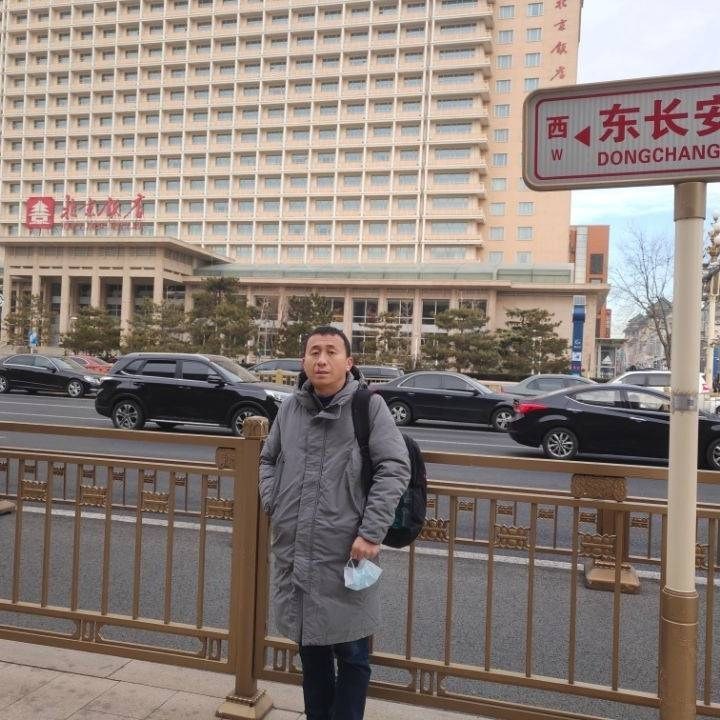 勇斗歹徒险丧命反被中国公安定自残寄信近万封维权遭长期监控关押威胁中国人权案件当事人姓名：张卫波（曾用名：张洪波）年龄46岁当事人户籍：中国山东菏泽市电子邮箱：wanglihua664@gmail.com案件背景      1996年至2000年，我在中国农业银行山东省郓城县支行黄安营业所工作