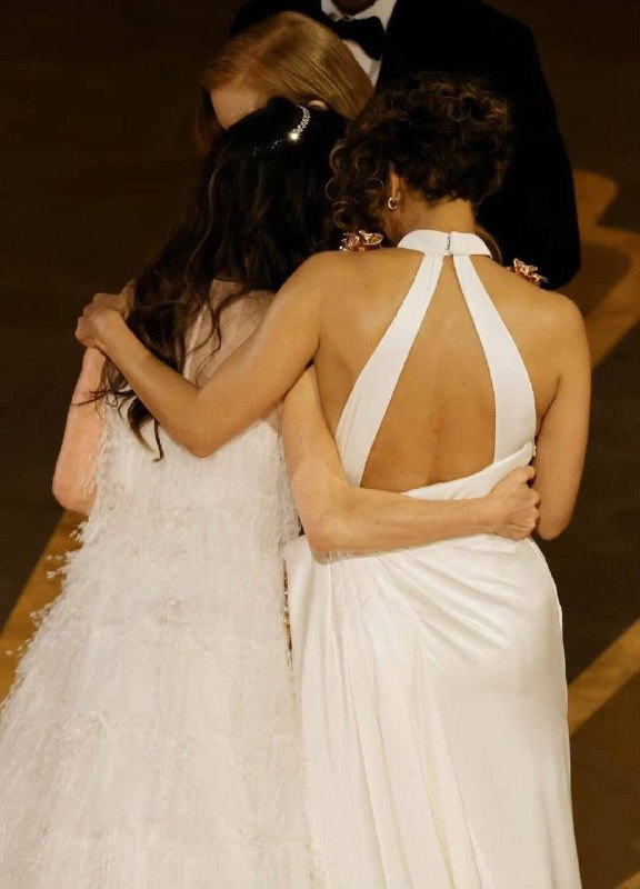 这张图太有意思了，不同肤色种族的女性在此刻 #杨紫琼这张图太有意思了，不同肤色种族的女性在此刻 #杨紫琼