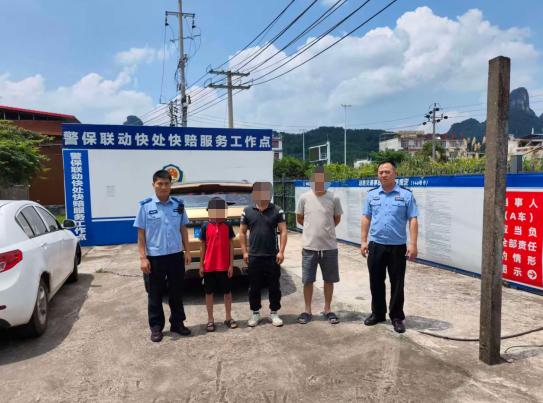 广西12岁男孩独自驾车高速狂飙6小时，被查时谎称“有矮小症”，父亲纳闷“家里也没车啊”，警方：偷邻居的6月15日，骆某某因在G65包茂高速高田收费站不够钱支付通行费，引起了收费员的警觉