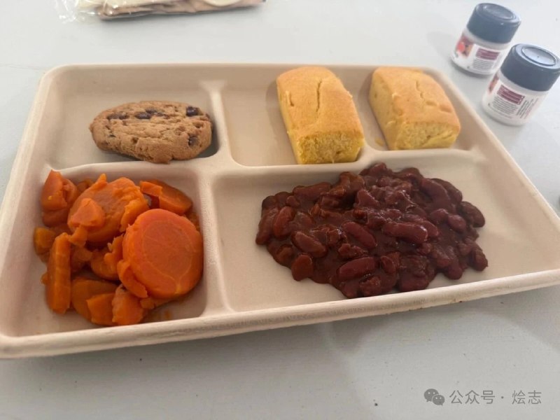 美军开饭了 简单吃点感谢家人们投稿！美军开饭了 简单吃点感谢家人们投稿！