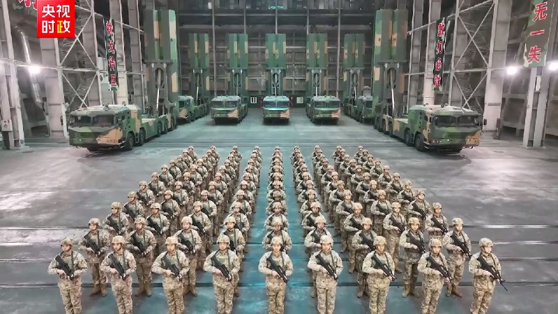 新春佳节即将来临之际，中共中央总书记、国家主席、中央军委主席习近平 10 日在北京八一大楼以视频方式检查全军战备值班和执行任务情况，亲切慰问有关部队，代表党中央和中央军委，向全体人民解放军指战员、武警部队官兵、军队文职人员、预备役人员和民兵致以诚挚问候和新春祝福