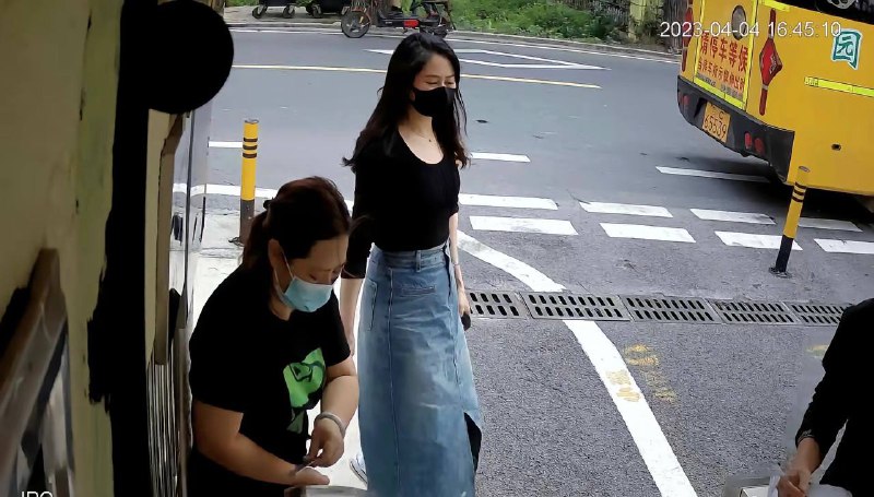 #幼儿园 门口的妈妈🤩by 匿名投稿#幼儿园 门口的妈妈🤩by 匿名投稿