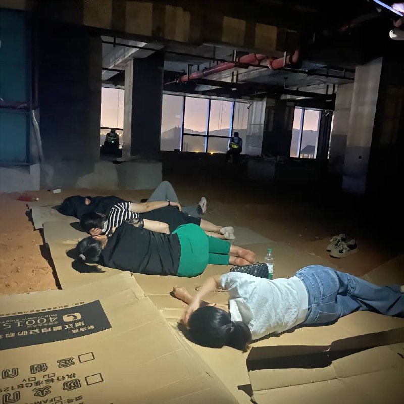 南宁万达茂第一批业主已经震撼入住    #烂尾楼by 匿名投稿南宁万达茂第一批业主已经震撼入住    #烂尾楼by 匿名投稿