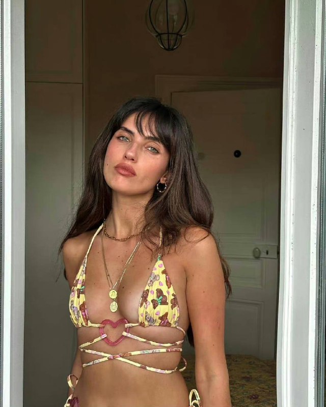 Laura Bensadoun  #美女图by 匿名投稿Laura Bensadoun  #美女图by 匿名投稿