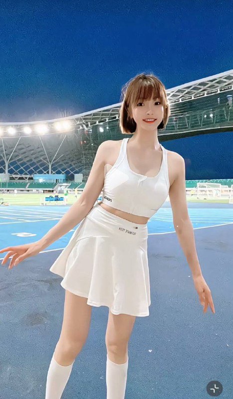#泰国失踪中国女子残骸疑似被找到 #卖淫女和赌徒的故事中国卖淫女严芮名（音）的社交账号曝光，喜欢周游世界，出席明星的私人趴体，爱好旅游、美食、运动、趴体、滑雪、高尔夫等，经常来往于新加坡、香港、澳门、曼谷、西贡等城市，拥有澳门狮王金卡，该卡需12亿流水，仅补卡费就需6万