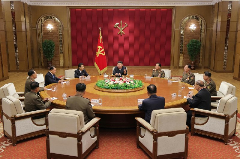 朝鲜军方高层大调整 朴正天重返权力核心朝鲜劳动党第九届中央军事委员会第二次会议29日举行，国务委员会委员长金正恩主持会议