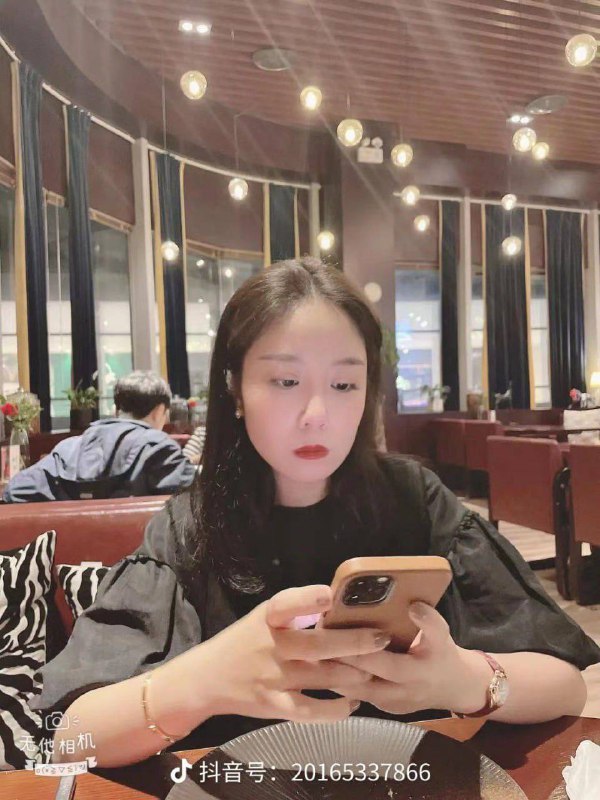 #吃瓜🍉 玉田花店老板娘去18禁小群看👉 