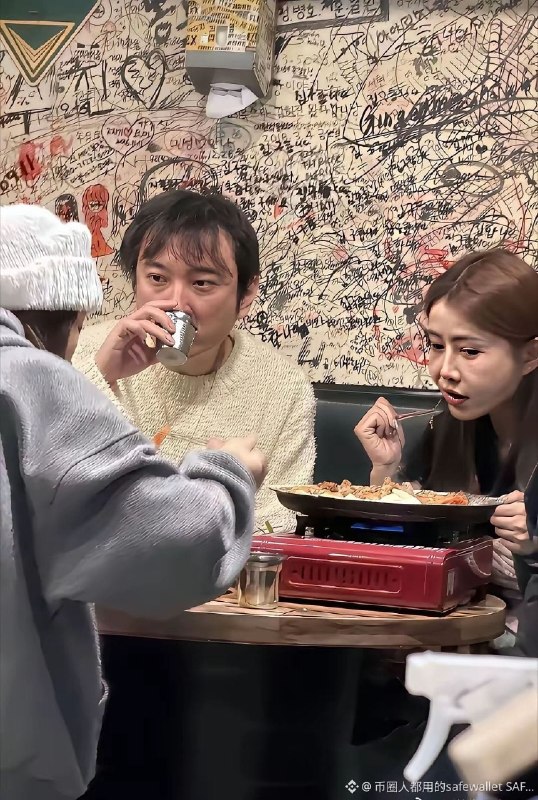 头发越来越少 眼光越来越差 #王思聪感谢家人们投稿！头发越来越少 眼光越来越差 #王思聪感谢家人们投稿！