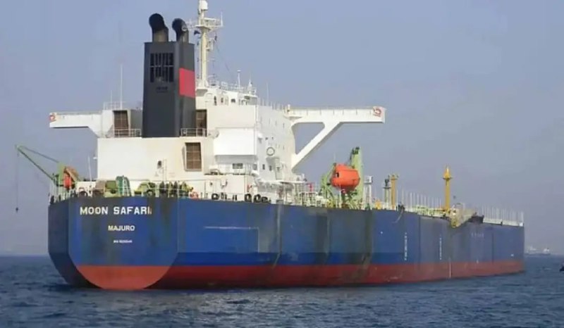 普京要跟特朗普干了？针对油轮扣押事件，俄罗斯威胁美国将发动导弹打击俄罗斯国家杜马议员阿列克谢·朱拉夫廖夫表示：“必须采取军事回应——用鱼雷攻击，并击沉多艘美国舰船