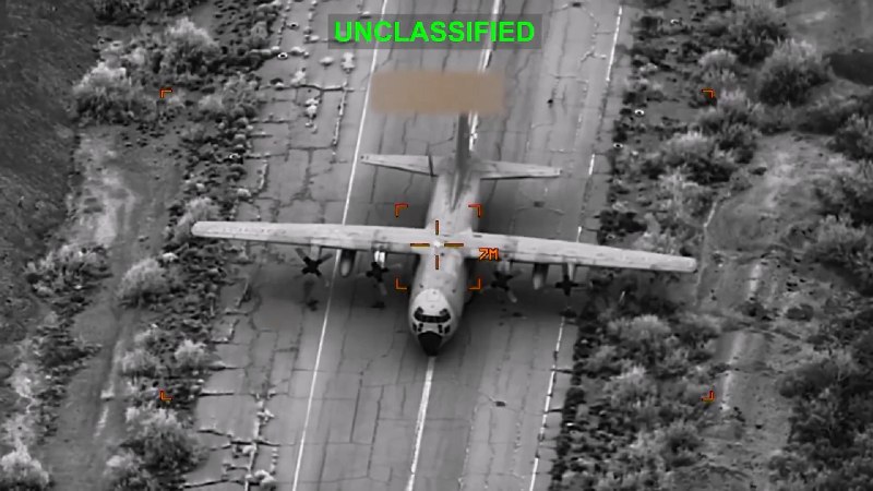 美国中央司令部发布摧毁伊朗 C-130 P-3 IL-76 的画面感谢家人们投稿！美国中央司令部发布摧毁伊朗 C-130 P-3 IL-76 的画面感谢家人们投稿！