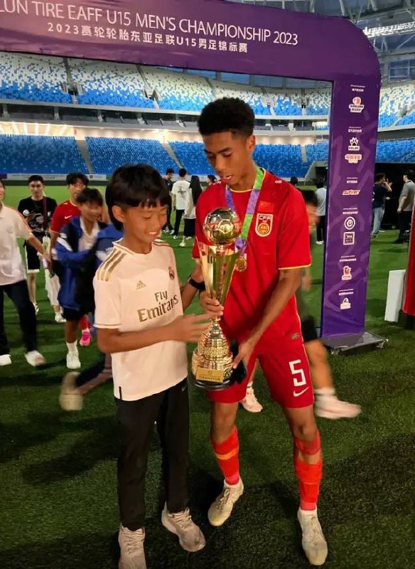 直播吧9月10日讯 U15男足东亚杯决赛，U15中国点球大战击败日本U15夺冠