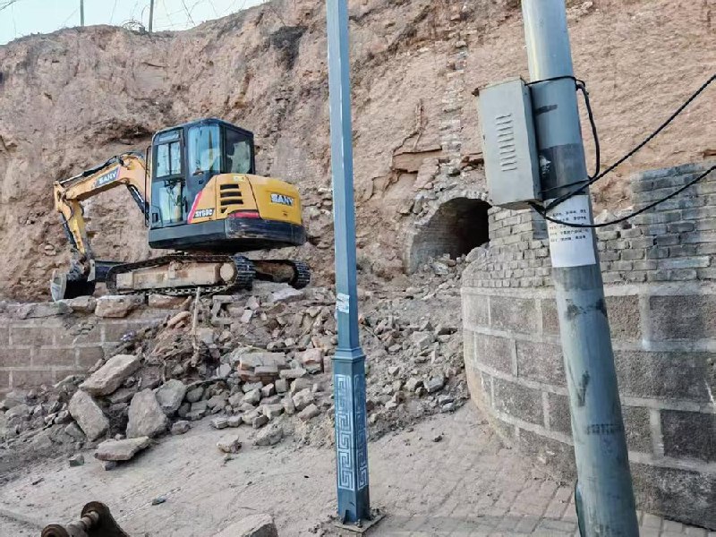 山西省文物局回应“明城墙遭拆旧建新”：正调查，国家文物局已关注澎湃新闻独家报道《影子调查丨山西中阳残存明代城墙遭“拆旧建新”，墙砖被按废物丢弃》引发讨论