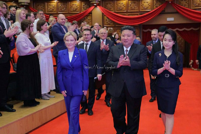 #金正恩 为 女儿 打造接班人形象 #图片#金正恩 为 女儿 打造接班人形象 #图片