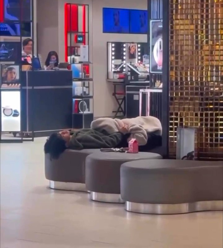 #商场 #吃鸡  年轻人会玩哦 ！#户外 运动 #主人的任务#商场 #吃鸡  年轻人会玩哦 ！#户外 运动 #主人的任务