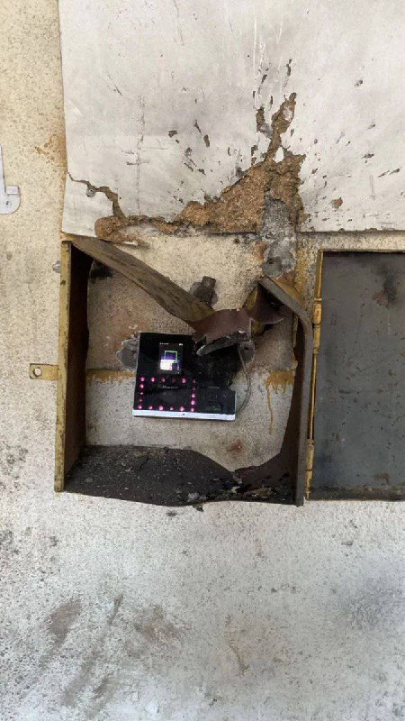 以色列 摩萨德的攻击不仅限于 传呼机 这次 真主党 成员的摩托车、对讲机、收音机、沙发、汽车 🚗 太阳能电池板甚至桌子和 马桶 🚽 都被装上了 #炸弹 #爆炸以色列 摩萨德的攻击不仅限于 传呼机 这次 真主党 成员的摩托车、对讲机、收音机、沙发、汽车 🚗 太阳能电池板甚至桌子和 马桶 🚽 都被装上了 #炸弹 #爆炸