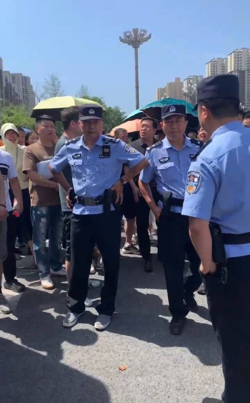 8.12咸阳，融创御河宸院dk1 #烂尾楼   国家这不出手了嘛by 匿名投稿8.12咸阳，融创御河宸院dk1 #烂尾楼   国家这不出手了嘛by 匿名投稿