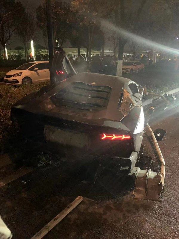 #兰博基尼 夜间 #飙车 太菜了 不买#兰博基尼 夜间 #飙车 太菜了 不买