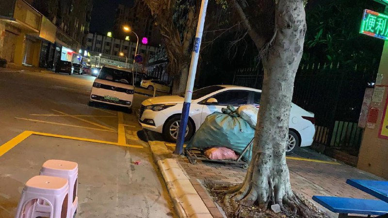 中山，门口消防通道都划线成停车位，目前所有业主已经投诉到住建局消防局及市政 #中国索马里中山，门口消防通道都划线成停车位，目前所有业主已经投诉到住建局消防局及市政 #中国索马里