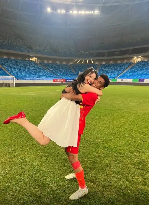 直播吧9月10日讯 U15男足东亚杯决赛，U15中国点球大战击败日本U15夺冠