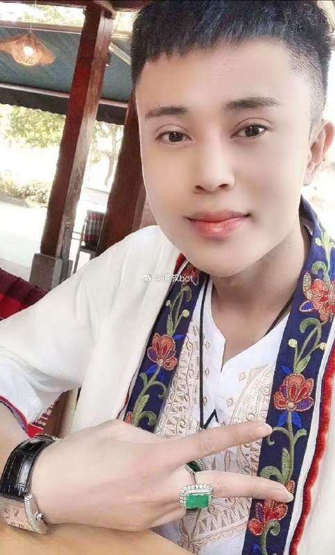 抢劫杀害网红 #罗大美 主犯 #余金生 今日被执行死刑，此前“罗大美”被余金生及其同伙绑架，转账200多万元后仍遭杀害！感谢家人们投稿！抢劫杀害网红 #罗大美 主犯 #余金生 今日被执行死刑，此前“罗大美”被余金生及其同伙绑架，转账200多万元后仍遭杀害！感谢家人们投稿！