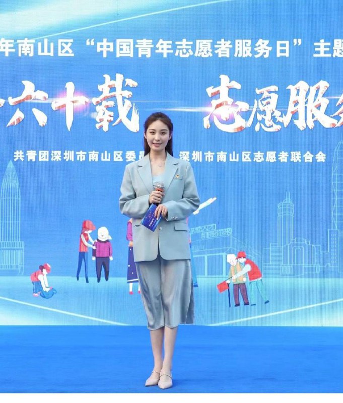 #爱国 #美女 太渴望进步了！#爱国 #美女 太渴望进步了！