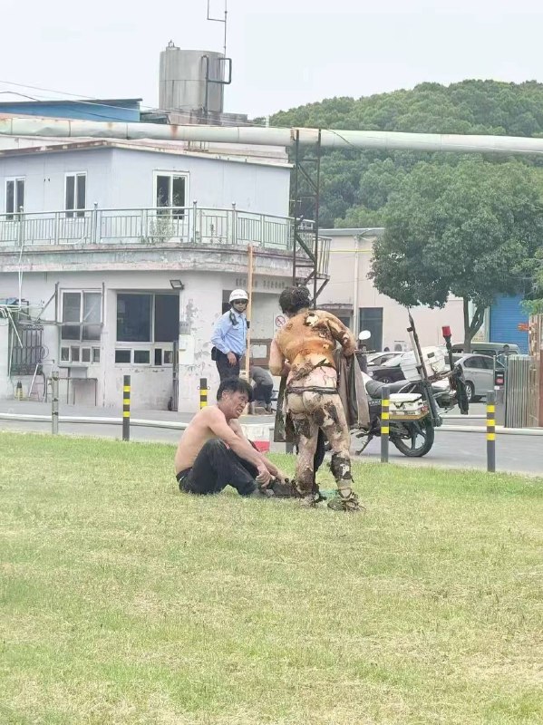 6月3号下午，苏州吴中区甪直一工厂突发爆炸事件 ，2人烧伤感谢 Group  投稿！6月3号下午，苏州吴中区甪直一工厂突发爆炸事件 ，2人烧伤感谢 Group  投稿！