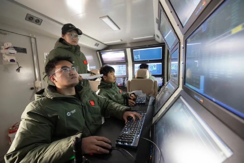 中国 继 九天 #无人机“航母”首习成功后，近日，隐身 无人机 彩虹 又顺利试飞CCTV《新闻联播》以《新型隐形高空长航时无人机“彩虹红-7（CH-7）”已完成首飞》为题报道此事，可见这不是小事——在世界范围都是领先的，可在敌方防空体系内部长期滞空而不被发现