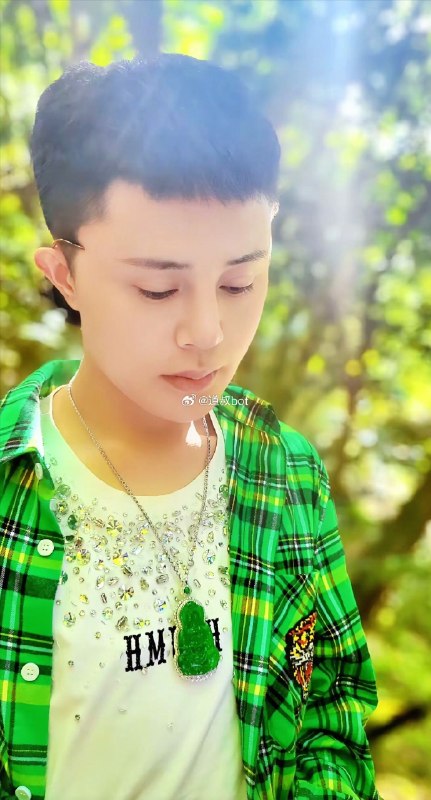 抢劫杀害网红 #罗大美 主犯 #余金生 今日被执行死刑，此前“罗大美”被余金生及其同伙绑架，转账200多万元后仍遭杀害！感谢家人们投稿！抢劫杀害网红 #罗大美 主犯 #余金生 今日被执行死刑，此前“罗大美”被余金生及其同伙绑架，转账200多万元后仍遭杀害！感谢家人们投稿！