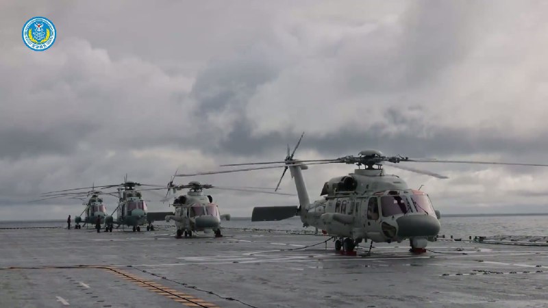 075 055 两攻编队，Z-20J 首次亮相台海演练感谢家人们投稿！075 055 两攻编队，Z-20J 首次亮相台海演练感谢家人们投稿！