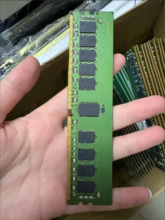 半个月偷16根内存条，电竞酒店成重灾区~内存条价格持续走高，有人竟从中嗅出“歪财门路”