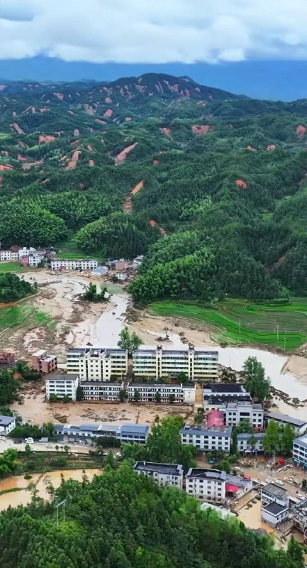 郴州资兴，州门司镇 #泥石流by 匿名投稿郴州资兴，州门司镇 #泥石流by 匿名投稿