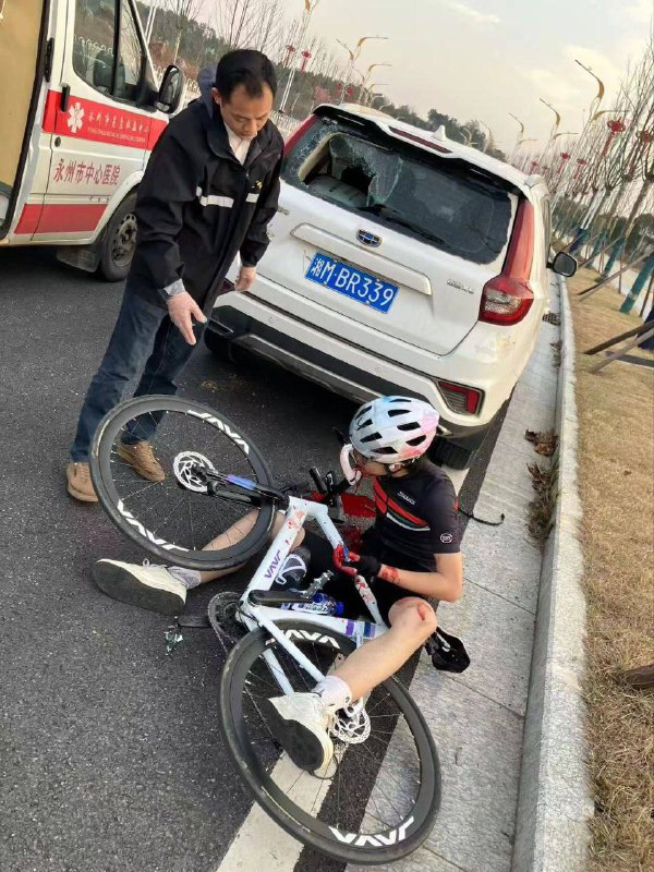 #骑行 🚴‍♀️ #血腥 #车祸 嘴巴 #烂了 明天不骑了 🤯#骑行 🚴‍♀️ #血腥 #车祸 嘴巴 #烂了 明天不骑了 🤯