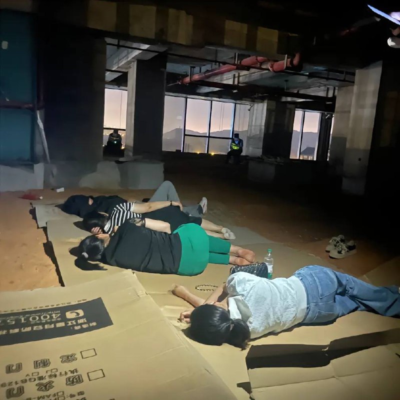 南宁万达茂第一批业主已经震撼入住    #烂尾楼by 匿名投稿南宁万达茂第一批业主已经震撼入住    #烂尾楼by 匿名投稿