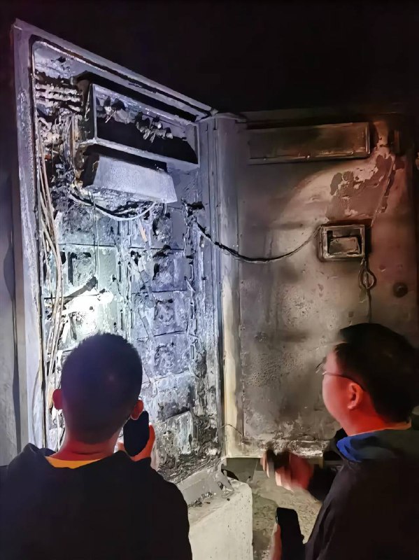 投入百万的储能项目，竟然使用3天就无故起火！厂家江苏万帮数字能源股份有限公司，能源产品质量如此不堪，事发数月无结论，无售后，一拖再拖，数月不处理，令人心寒#起火 #火灾  #储能柜 #新能源by 匿名投稿投入百万的储能项目，竟然使用3天就无故起火！厂家江苏万帮数字能源股份有限公司，能源产品质量如此不堪，事发数月无结论，无售后，一拖再拖，数月不处理，令人心寒#起火 #火灾  #储能柜 #新能源by 匿名投稿