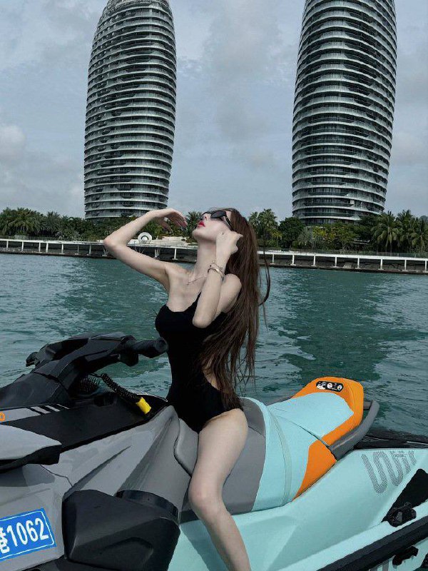 #骚鸡🌿by 匿名投稿#骚鸡🌿by 匿名投稿