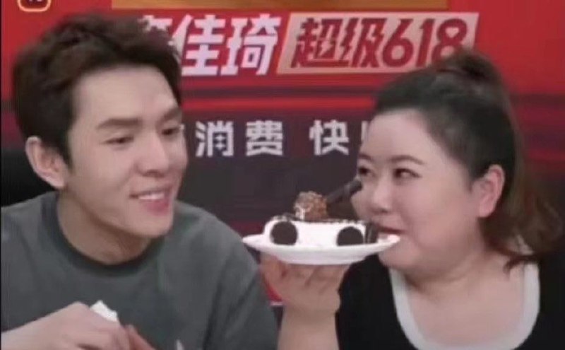 还有不到一个月时间就是李佳琦坦克蛋糕事件一周年了，我在此发起 #每日李佳琦坦克蛋糕大赛，希望大家能学习佳琦好榜样，不忘初心，牢记使命，把佳琦的 #六四 墙内冲塔精神永远传承下去！我们一定要让佳琦知道：反对独裁传播真相这条道路固然布满荆棘，但走在这条路上，他绝不孤单！感谢来自某频道的投稿！还有不到一个月时间就是李佳琦坦克蛋糕事件一周年了，我在此发起 #每日李佳琦坦克蛋糕大赛，希望大家能学习佳琦好榜样，不忘初心，牢记使命，把佳琦的 #六四 墙内冲塔精神永远传承下去！我们一定要让佳琦知道：反对独裁传播真相这条道路固然布满荆棘，但走在这条路上，他绝不孤单！感谢来自某频道的投稿！