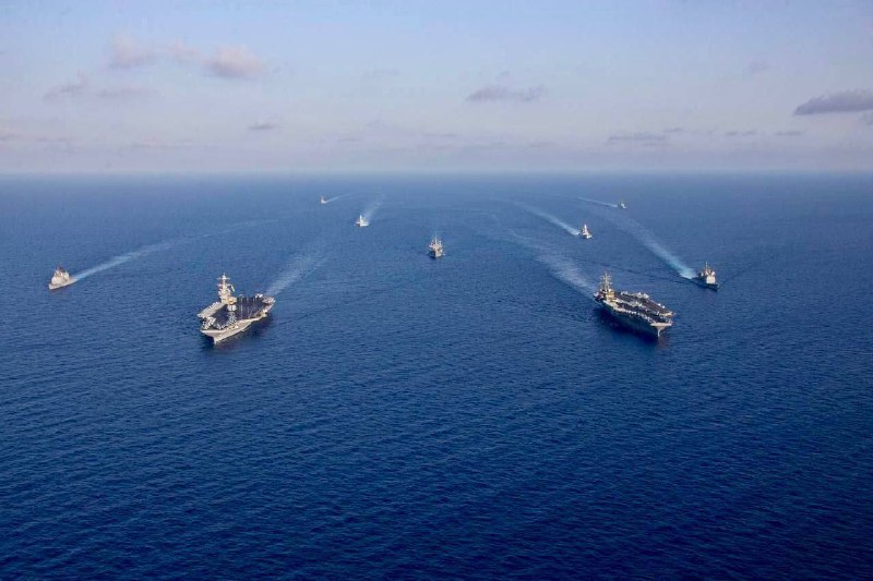 🇺🇸 美国 海军 发布了一张美国福特号和艾森豪威尔号 #航母 打击群正在驶向地中海中东海岸的照片🇺🇸 美国 海军 发布了一张美国福特号和艾森豪威尔号 #航母 打击群正在驶向地中海中东海岸的照片